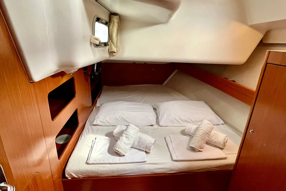 Pearl, a Beneteau Cyclades 50.5 sailboat at Volos, Greece