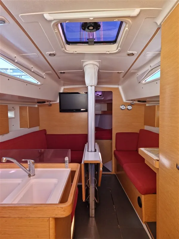 Salon of November, a Elan 350 Performance sailboat at Pula, Croatia