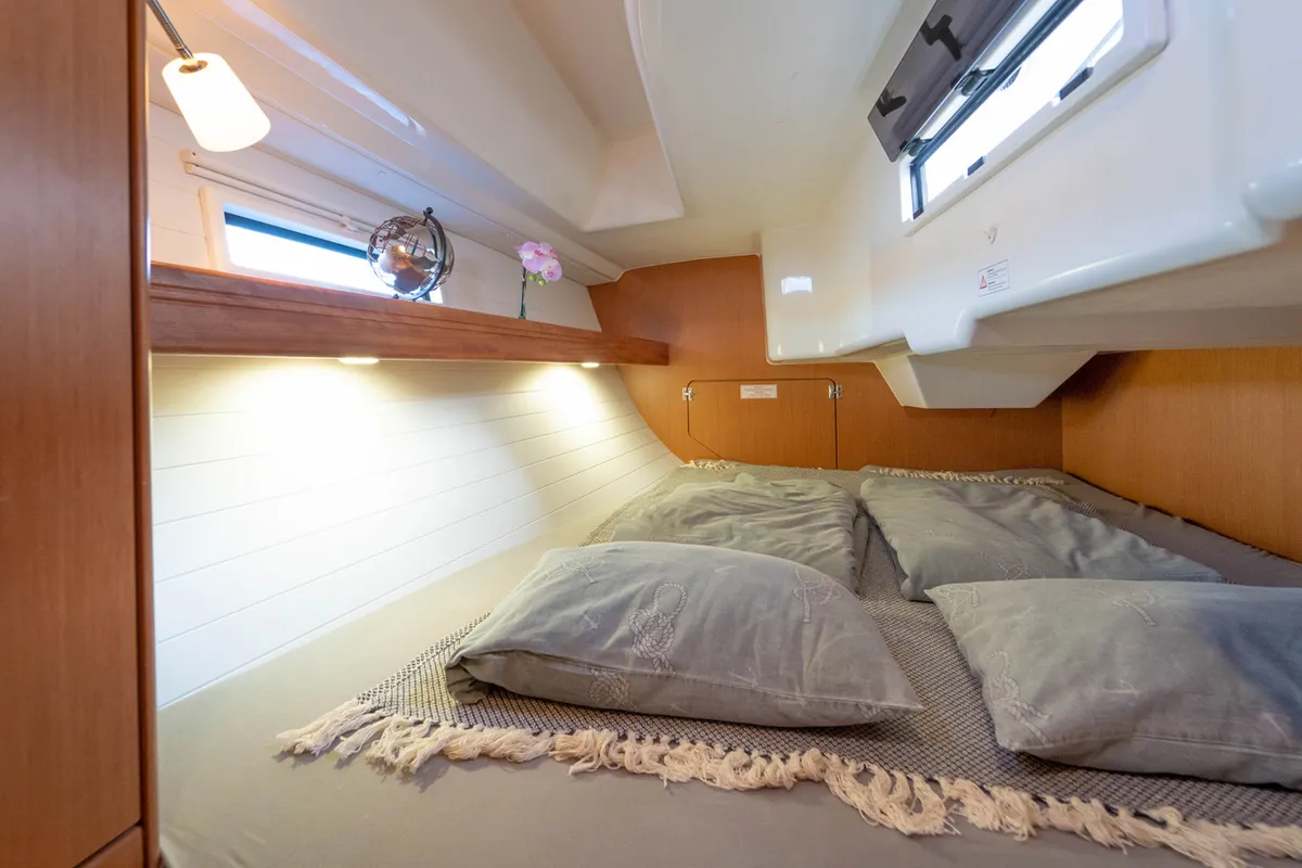 Cabin on Cleopatra, a Bavaria Cruiser 33 sailboat at Grad Šibenik, Croatia