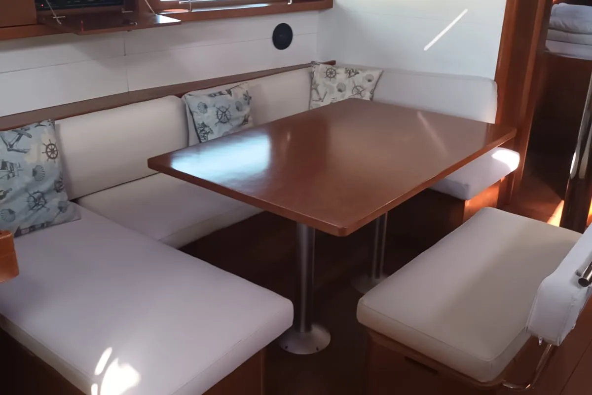 Salon of Luna Rossa, a Beneteau Oceanis 48 sailboat at Šibenik, Croatia