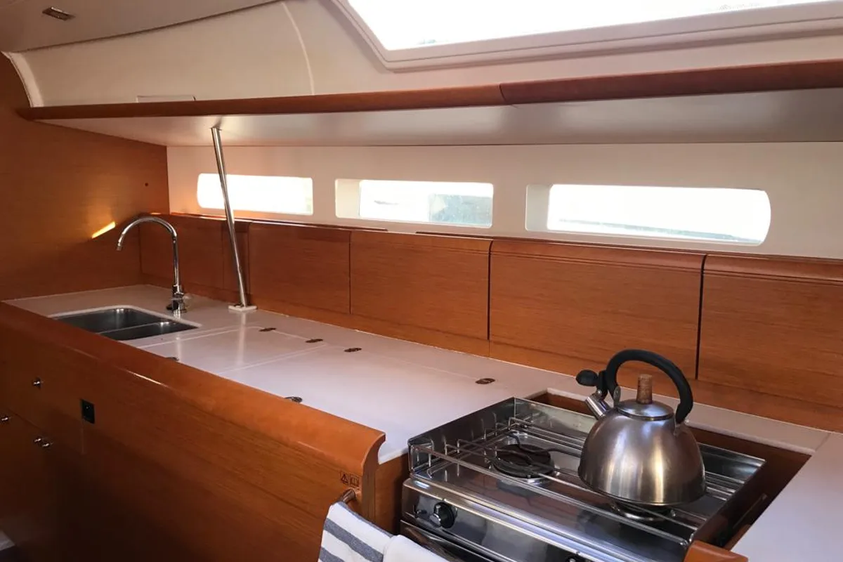 Galley of Alboran Bourbon (Las Galletas), a Jeanneau Sun Odyssey 519 sailboat at Elephant Butte Estates, United States