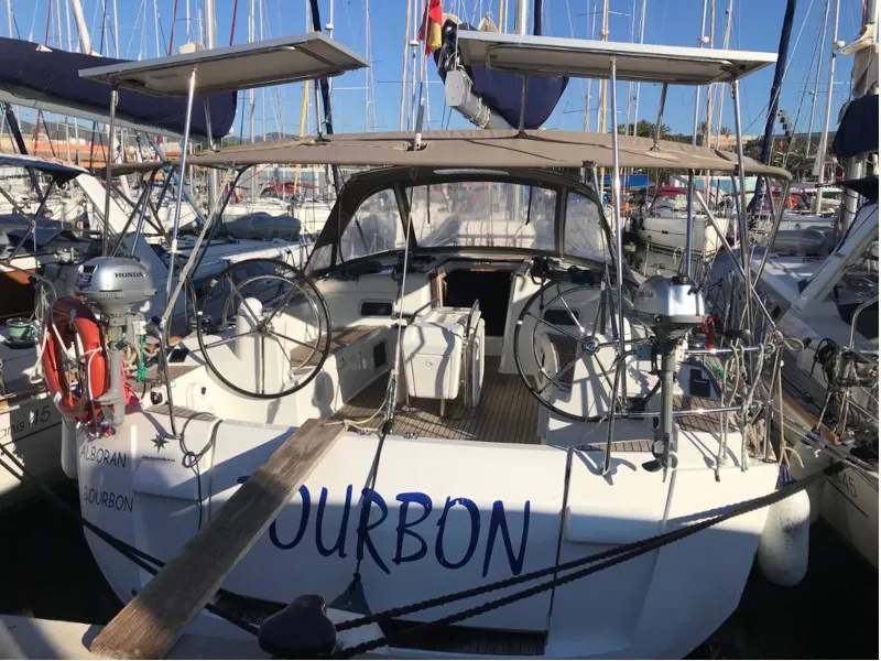 Exterior view of Alboran Bourbon (Las Galletas), a Jeanneau Sun Odyssey 519 sailboat at Elephant Butte Estates, United States