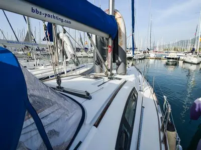 Deck of Soyamaje, a Beneteau Oceanis 43 sailboat at Fethiye, Turkey
