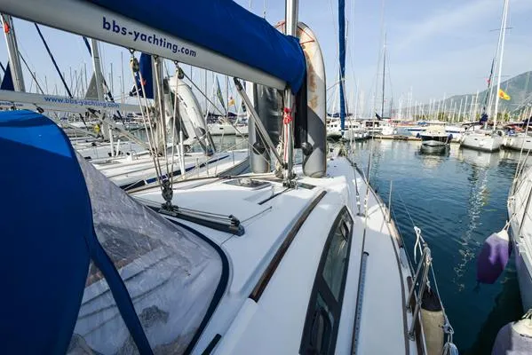 Deck of Soyamaje, a Beneteau Oceanis 43 sailboat at Fethiye, Turkey