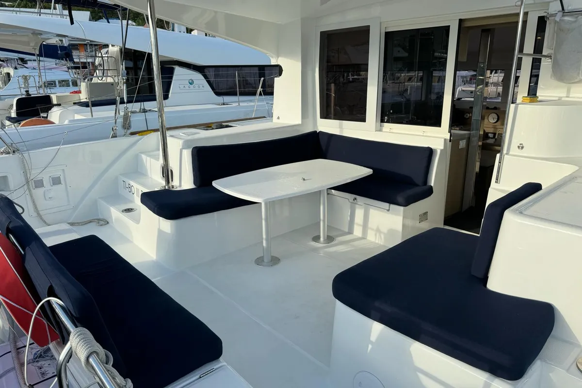 Deck of Roxy I, a Lagoon 40 catamaran at Alameda, United States