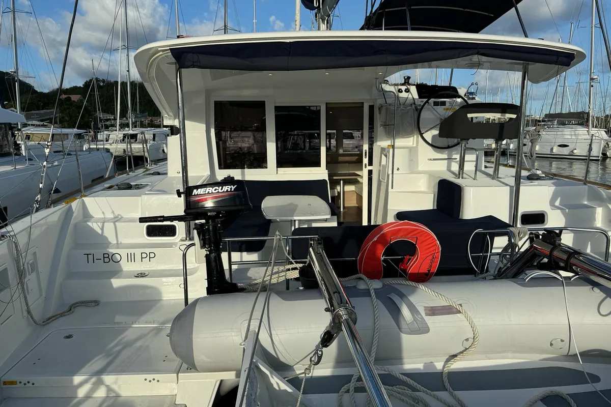 Deck of Roxy I, a Lagoon 40 catamaran at Alameda, United States