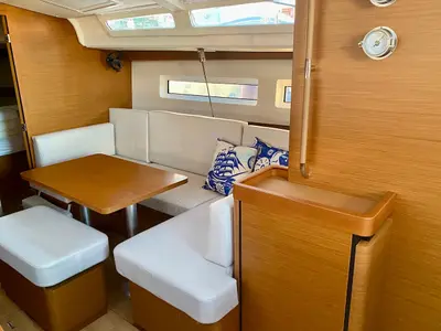 Salon of SALVA, a Jeanneau Sun Odyssey 440 sailboat at Šibenik, Croatia