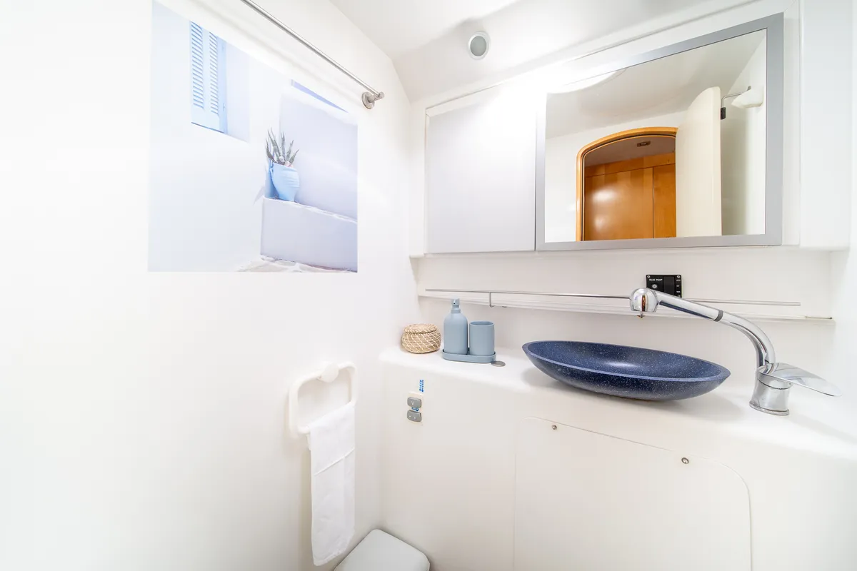 Head on Zorba CAT Cabin 1, a Fountaine Pajot Eleuthera 60 catamaran at Aegina, Greece