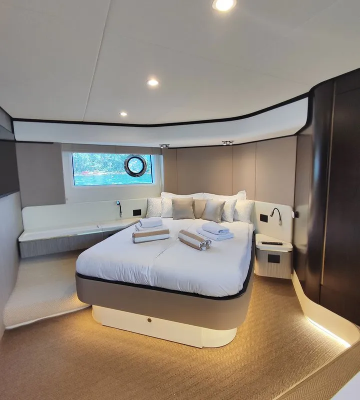 Cabin on Be Happy, a Azimut 55 Fly motor yacht at Grad Kaštela, Croatia