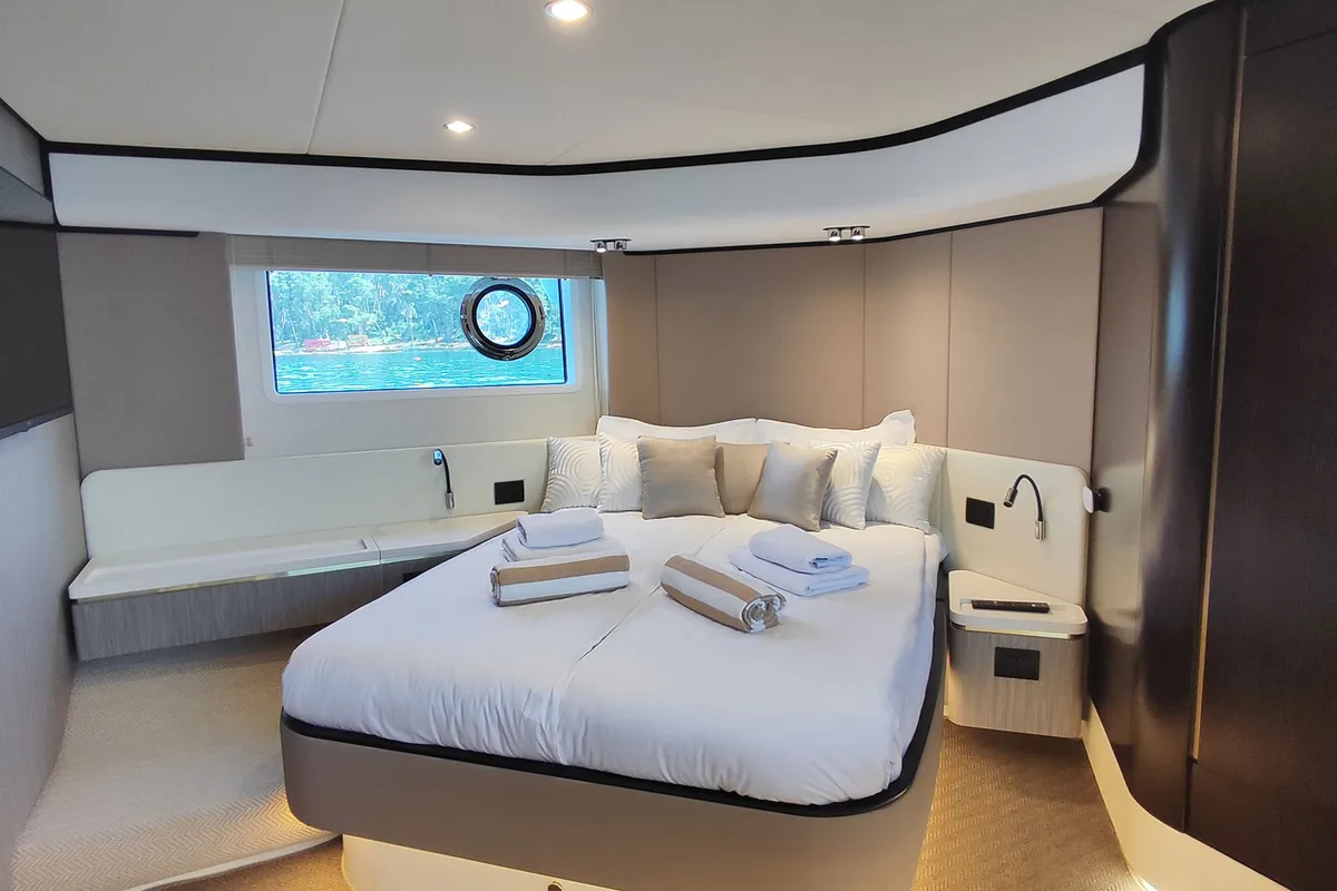 Cabin on Be Happy, a Azimut 55 Fly motor yacht at Grad Kaštela, Croatia