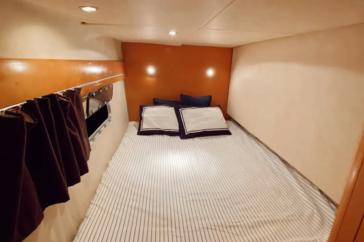 Cabin on Xuxu, a Fountaine Pajot Highland 35 catamaran at Lisbon, Portugal