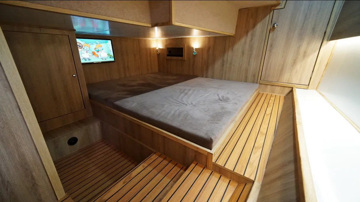 Cabin on Lili, a Nikhen Aquasun 34 Sedan motor yacht at Seget Donji, Croatia