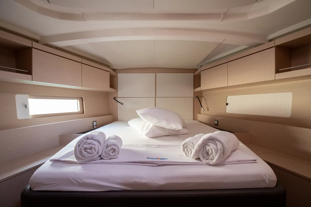 Cabin on Tyche, a Beneteau Oceanis 46.1 sailboat at Rosignano Solvay, Italy