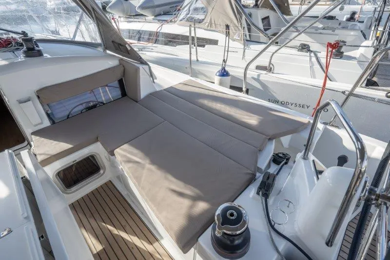 Deck of Almyra 440, a Jeanneau Sun Odyssey 440 sailboat at Marpissa, Greece