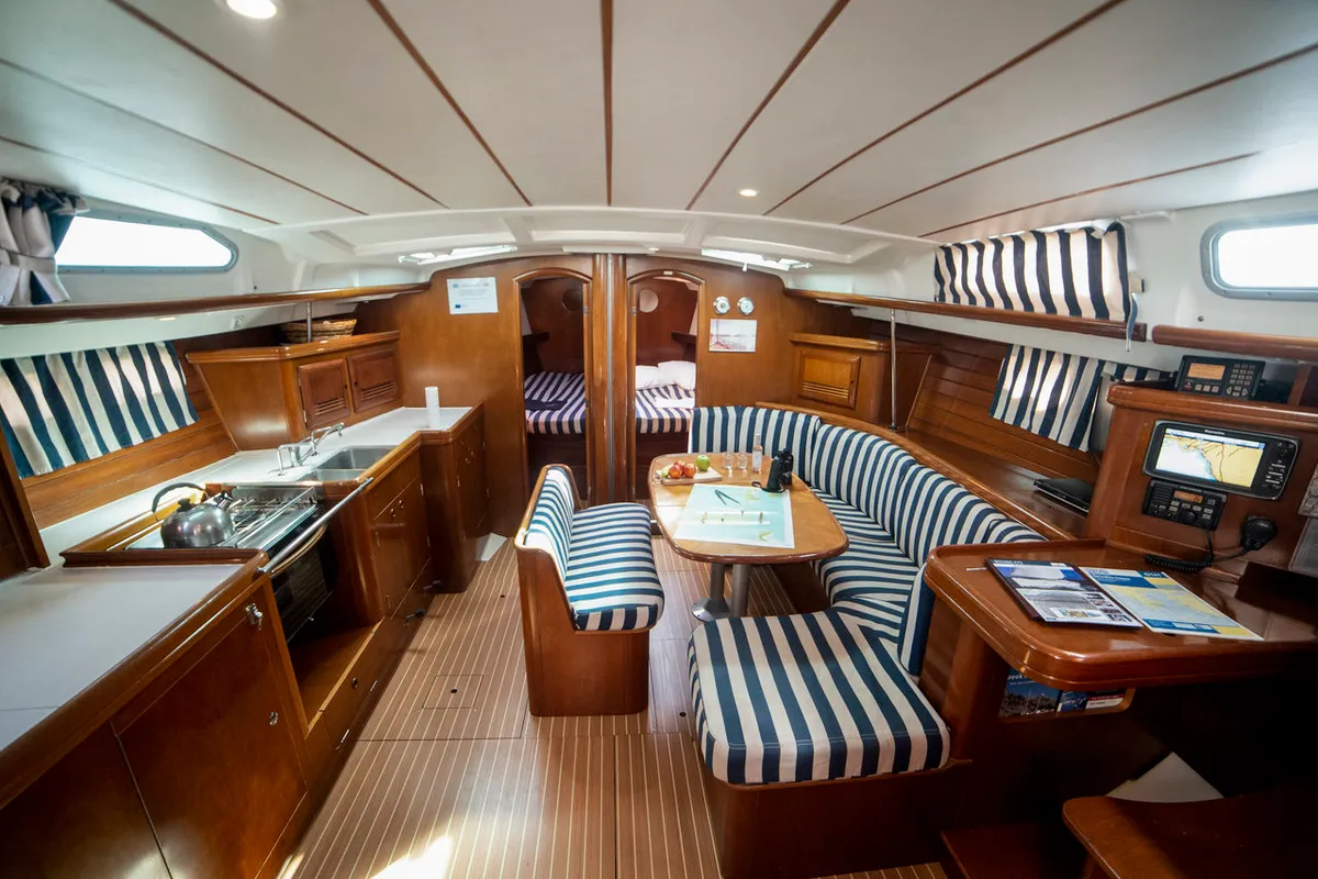 Salon of Vori, a Beneteau Oceanis Clipper 473 sailboat at Athens, Greece