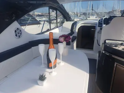 Deck of Aero, a Pearl Sea Yachts d.o.o. Pearlsea 31 Hard Top motorboat at Općina Baška Voda, Croatia