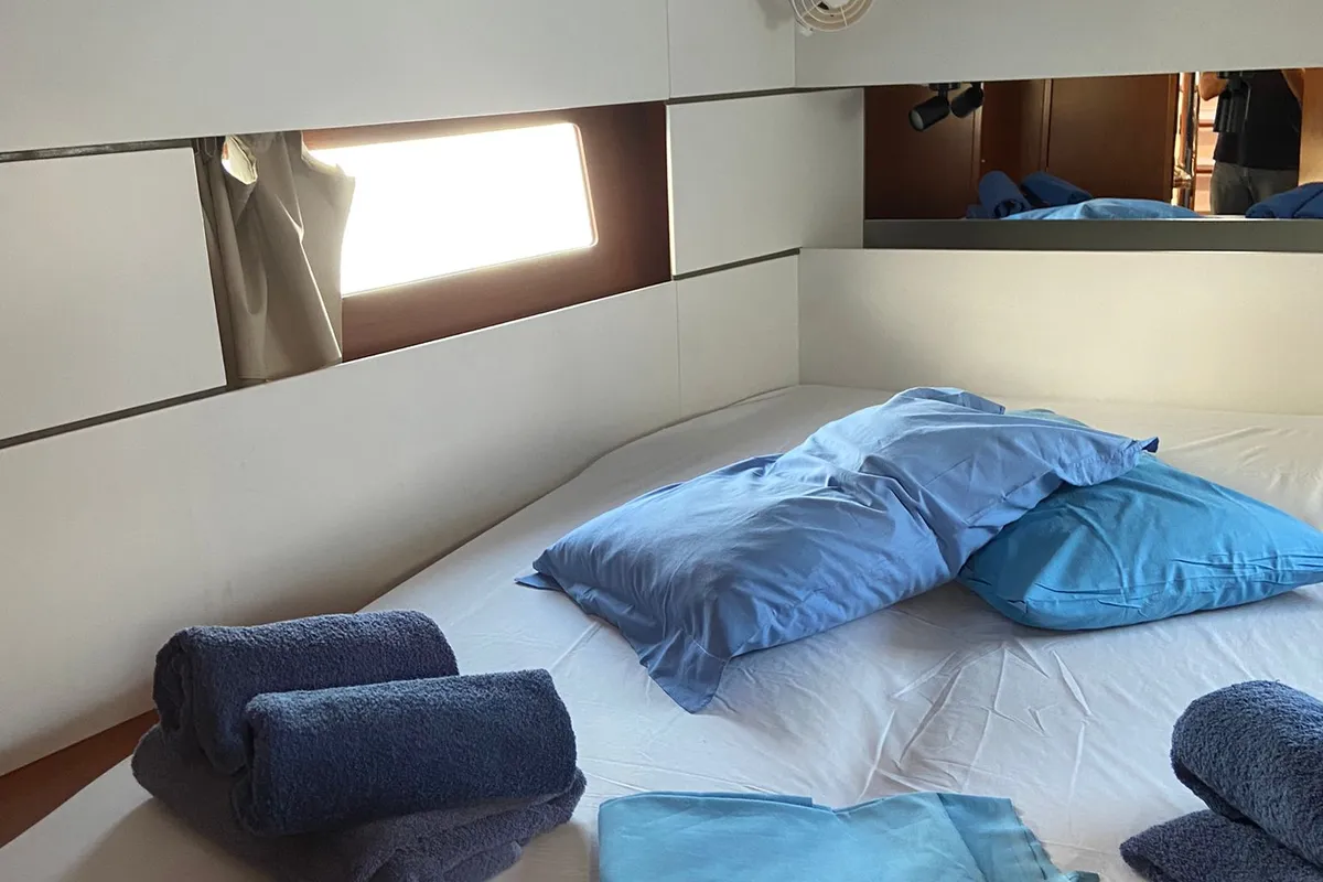 Cabin on Jasmine, a Beneteau Oceanis 38.1 sailboat at Procida, Italy