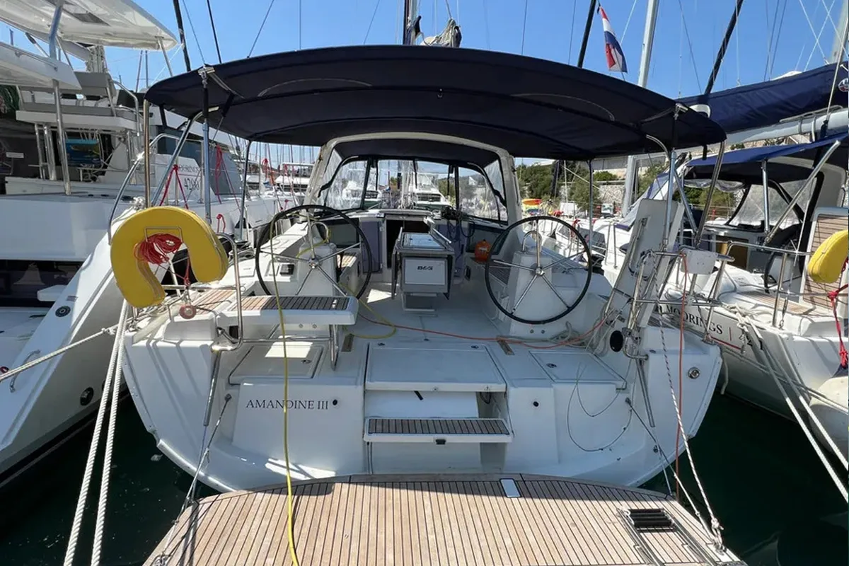 Exterior view of Amandine III, a Beneteau Oceanis 41.1 sailboat at Grad Šibenik, Croatia