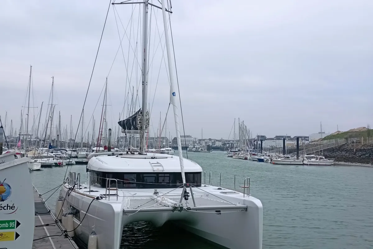 Exterior view of Niso, a Lagoon 40 catamaran at Loutraki, Greece