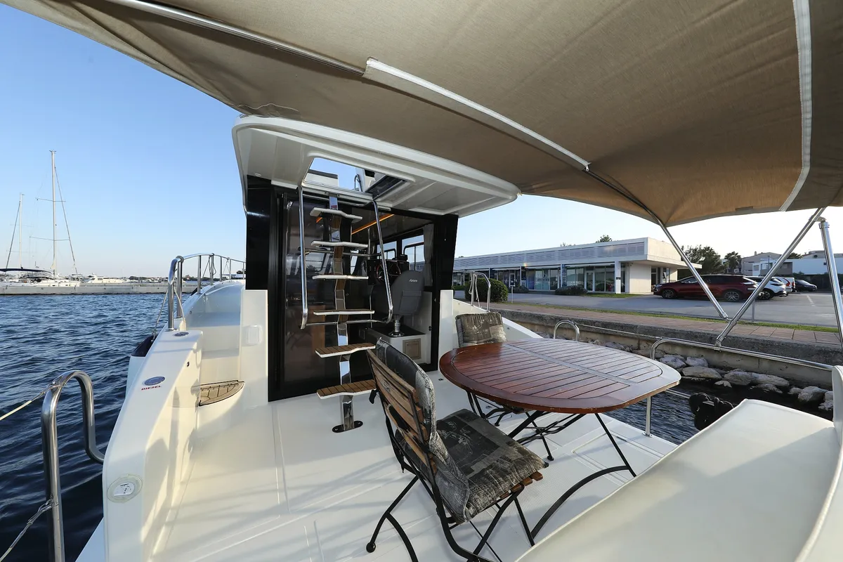 Deck of Backup, a Cobra Yachts Futura 40 Grand Horizon motor yacht at Općina Sukošan, Croatia