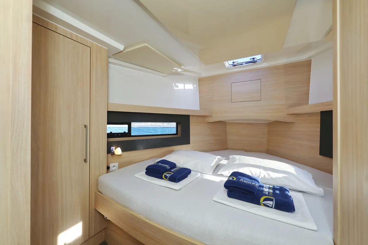 Cabin on Backup, a Cobra Yachts Futura 40 Grand Horizon motor yacht at Općina Sukošan, Croatia