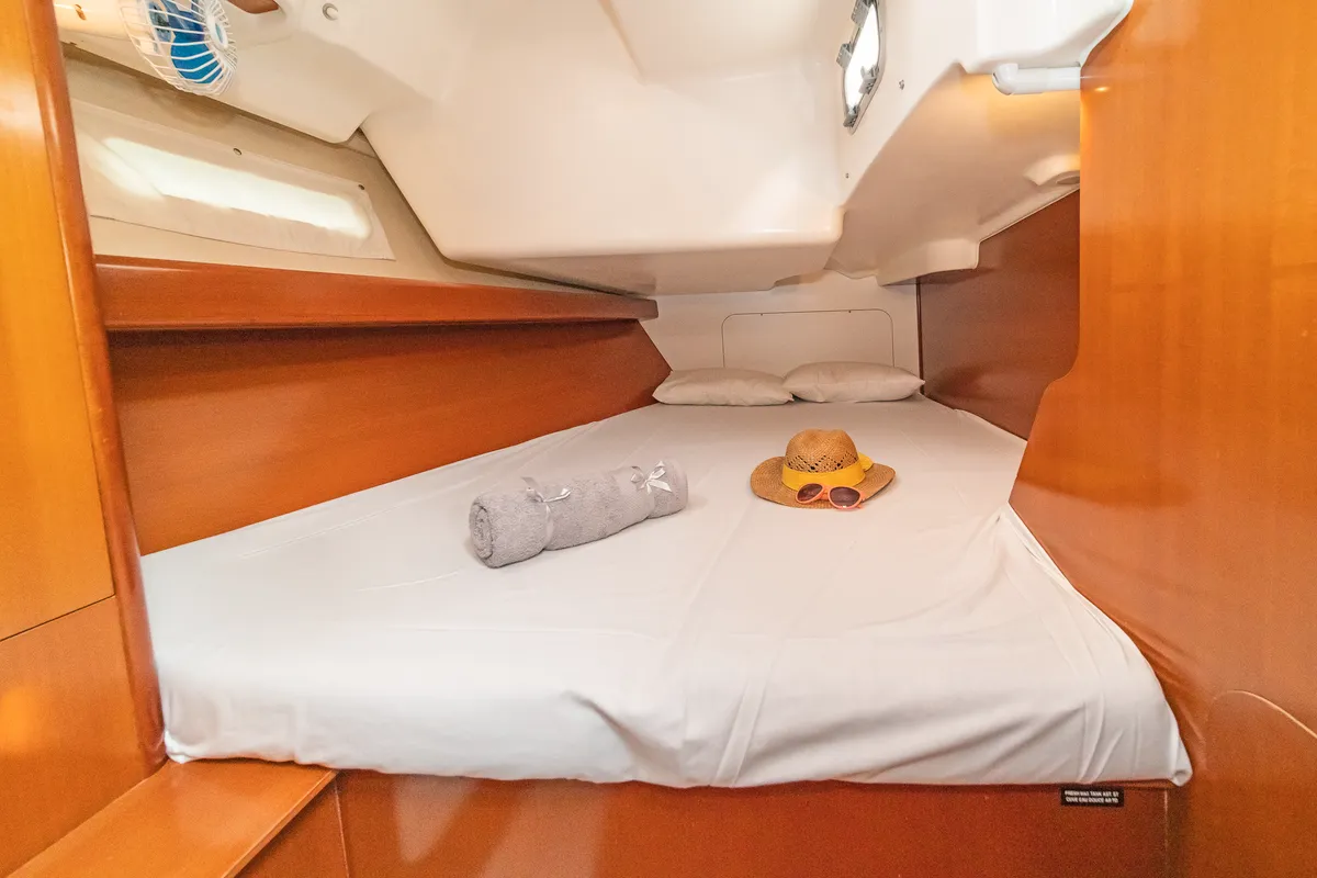Cabin on Milica, a Beneteau Oceanis 393 sailboat at Kos, Greece