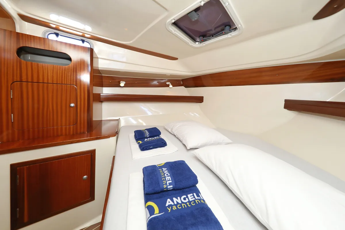 Cabin on Dugi II, a Vektor 950 motorboat at Grad Biograd na Moru, Croatia