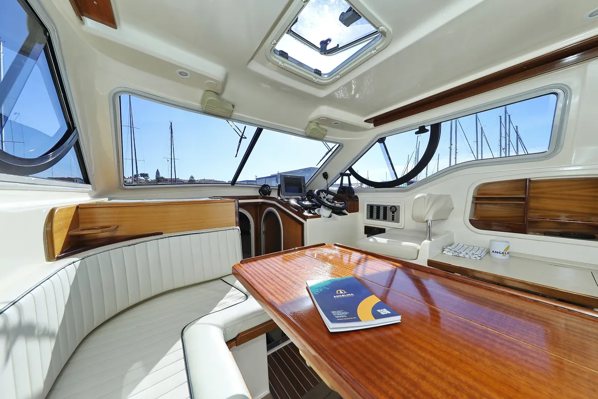 Salon of Dugi II, a Vektor 950 motorboat at Grad Biograd na Moru, Croatia