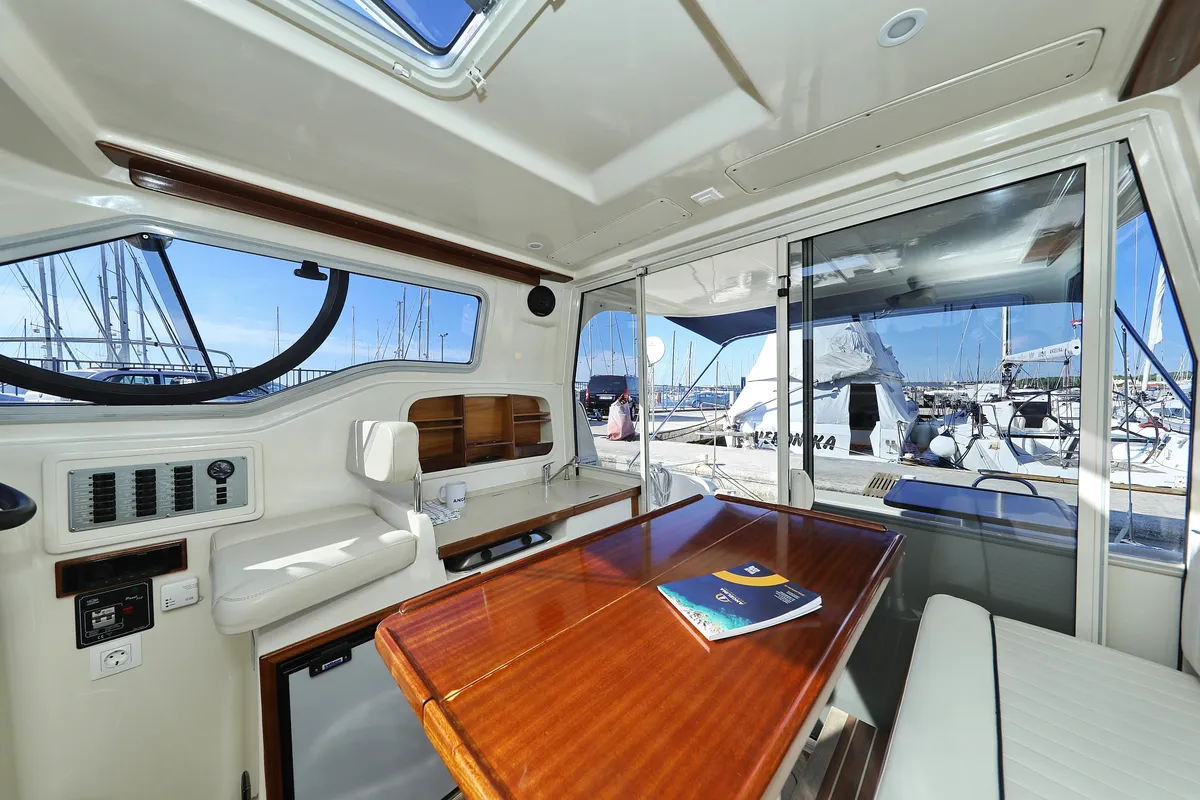 Salon of Dugi II, a Vektor 950 motorboat at Grad Biograd na Moru, Croatia