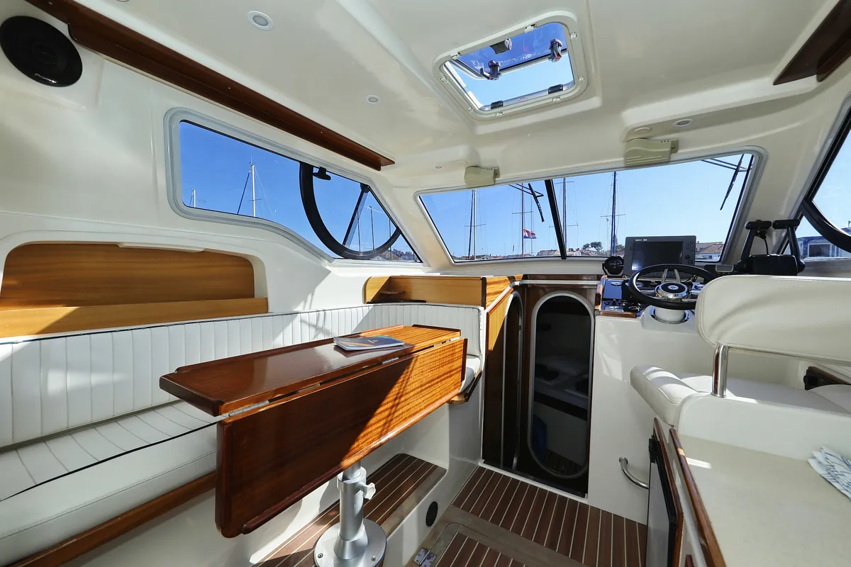 Salon of Dugi II, a Vektor 950 motorboat at Grad Biograd na Moru, Croatia