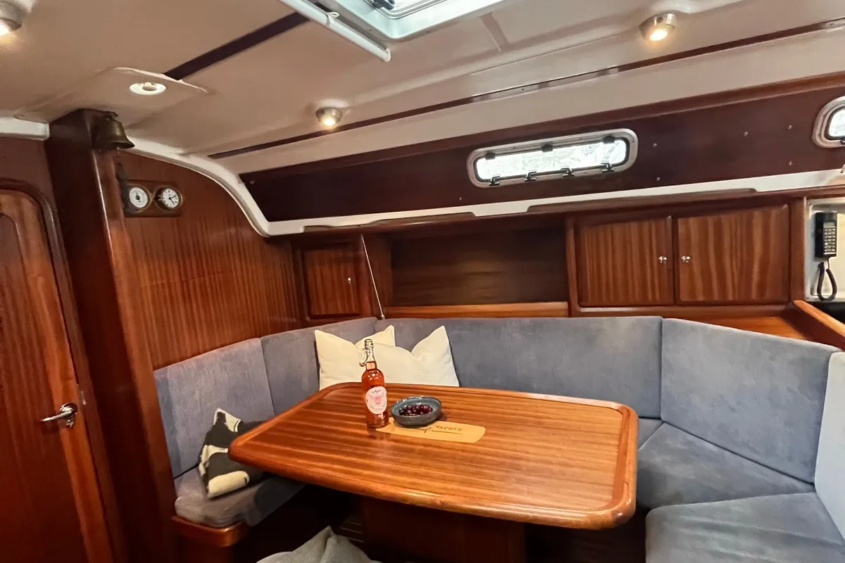Salon of Alto Mare, a Bavaria 36 Cruiser sailboat at Bergen, Norway