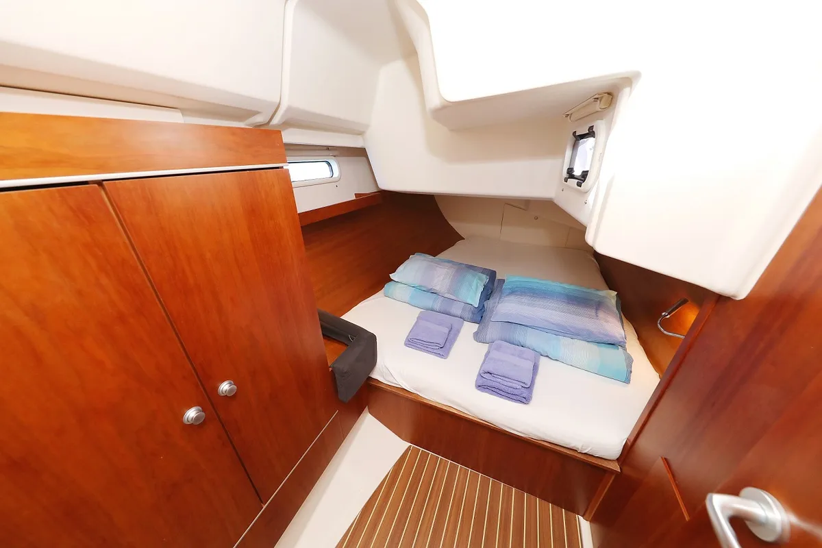 Cabin on Luna, a Hanse 415 sailboat at Grad Šibenik, Croatia