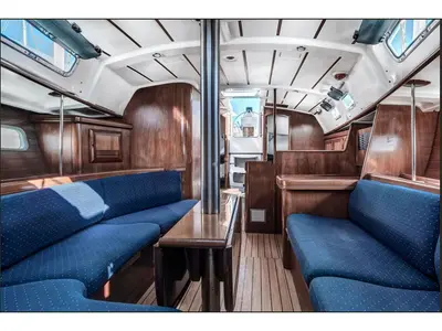 Salon of ANIMA, a Beneteau Oceanis 361 sailboat at Athens, Marina Delta Kallithea, Greece