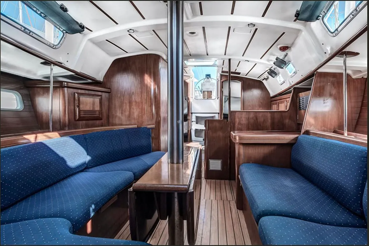 Salon of ANIMA, a Beneteau Oceanis 361 sailboat at Athens, Marina Delta Kallithea, Greece