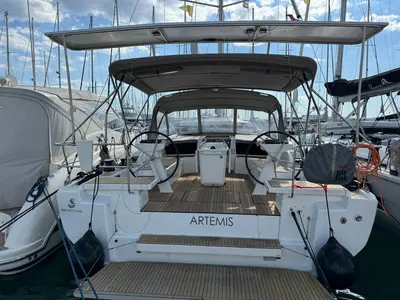 Cockpit of Artemis, a Beneteau Oceanis 46.1 sailboat at Općina Rogoznica, Croatia