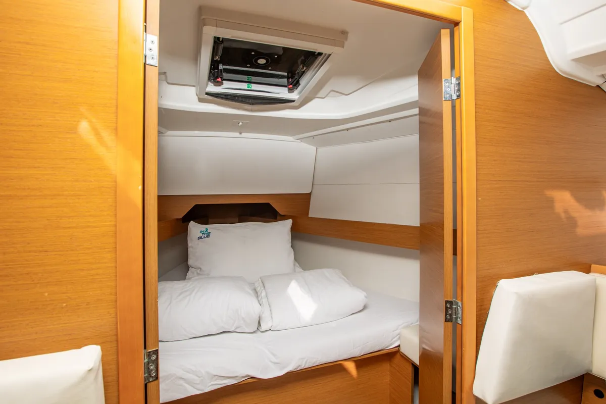 Cabin on Gin Tonic, a Jeanneau Sun Odyssey 349 sailboat at Punat, Croatia