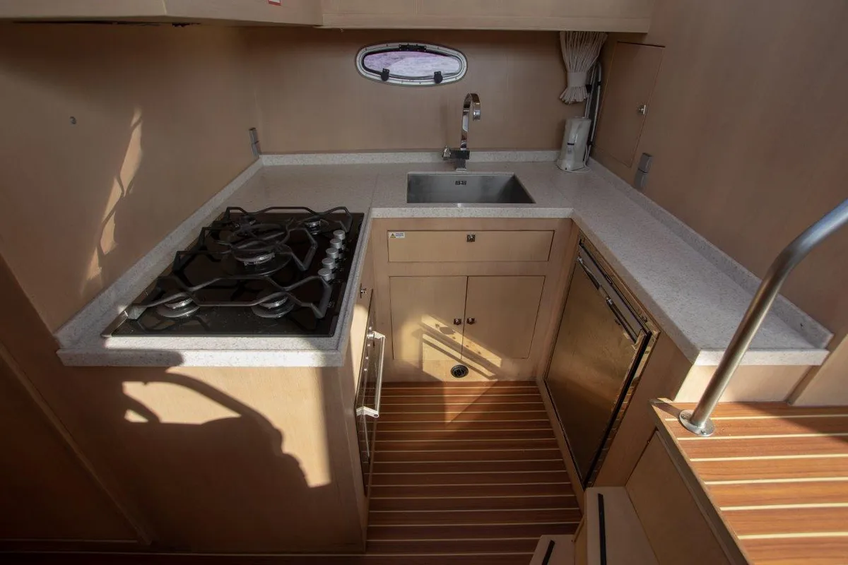 Galley of Pieton, a De Drait DeLuxe 42 motorboat at Akkrum, Netherlands