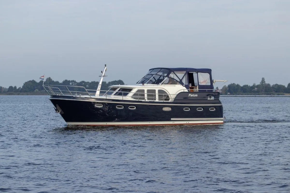 Exterior view of Pieton, a De Drait DeLuxe 42 motorboat at Akkrum, Netherlands