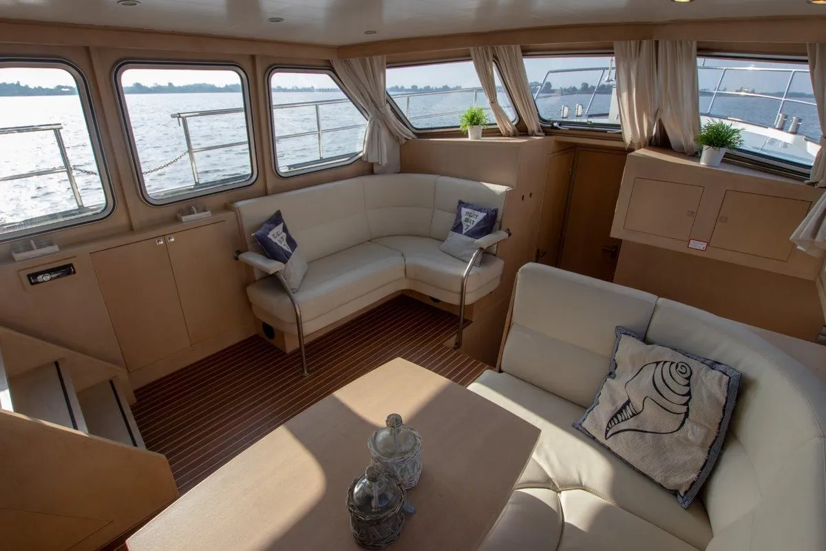 Salon of Pieton, a De Drait DeLuxe 42 motorboat at Akkrum, Netherlands