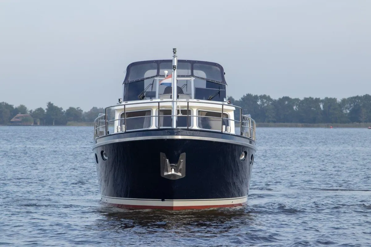Exterior view of Pieton, a De Drait DeLuxe 42 motorboat at Akkrum, Netherlands