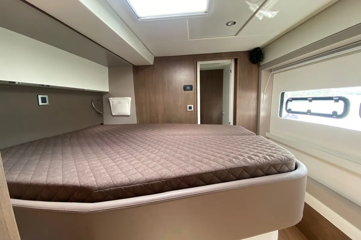 Cabin on Spritz "New 2024", a Bali 5.4 catamaran at Figari/Golfo Aranci, Italy