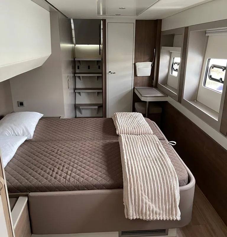 Cabin on Spritz "New 2024", a Bali 5.4 catamaran at Figari/Golfo Aranci, Italy