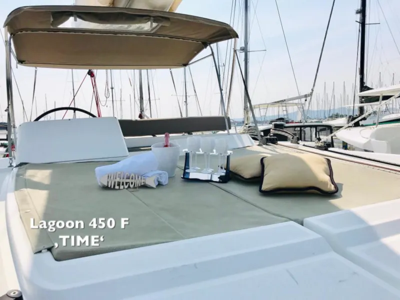 Head on TIME , a Lagoon 450 catamaran at Općina Sukošan, Croatia