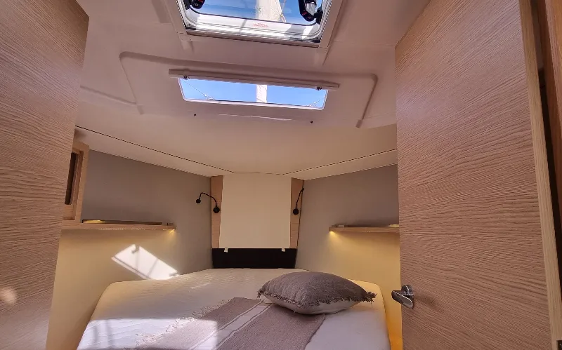 Cabin on Skyline, a Dufour 37 sailboat at Vallauris, France