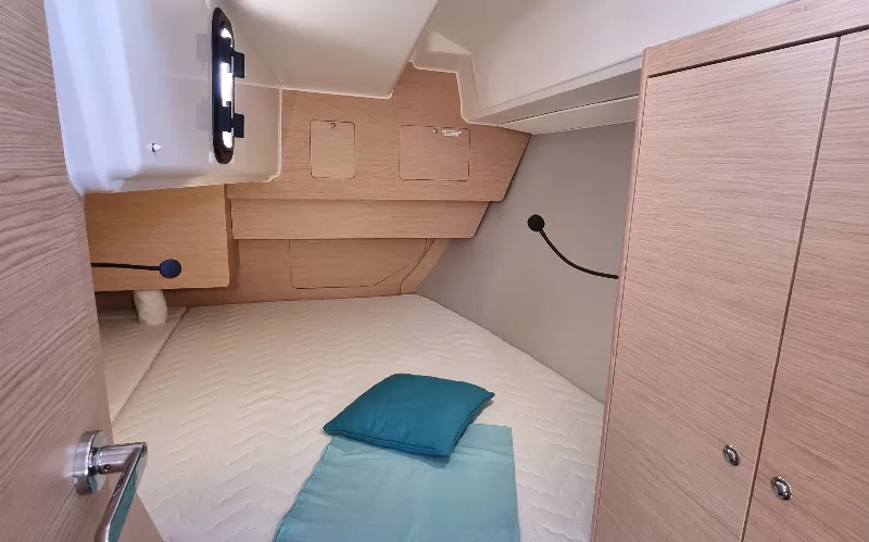 Cabin on Skyline, a Dufour 37 sailboat at Vallauris, France