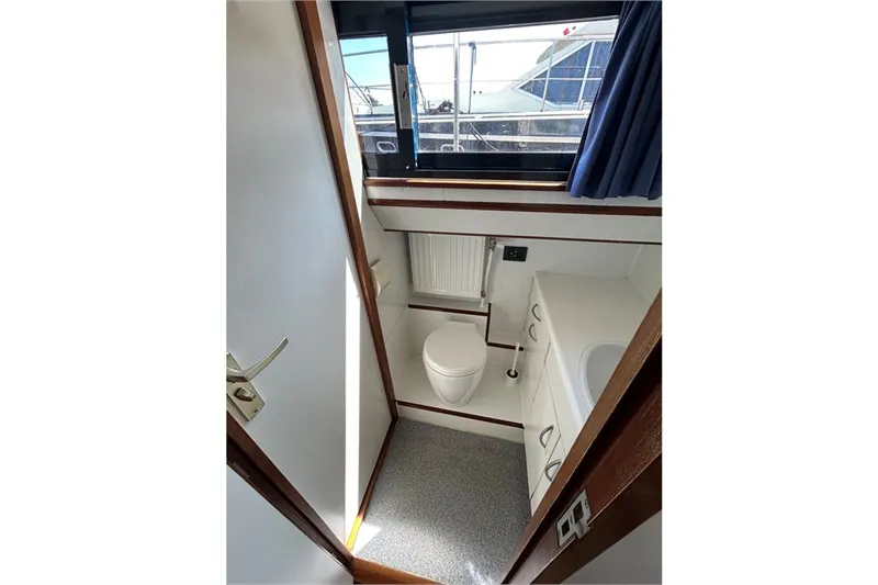 Head on Pretty Woman, a De Drait Safari Houseboat 1050 motorboat at Drachten, Netherlands