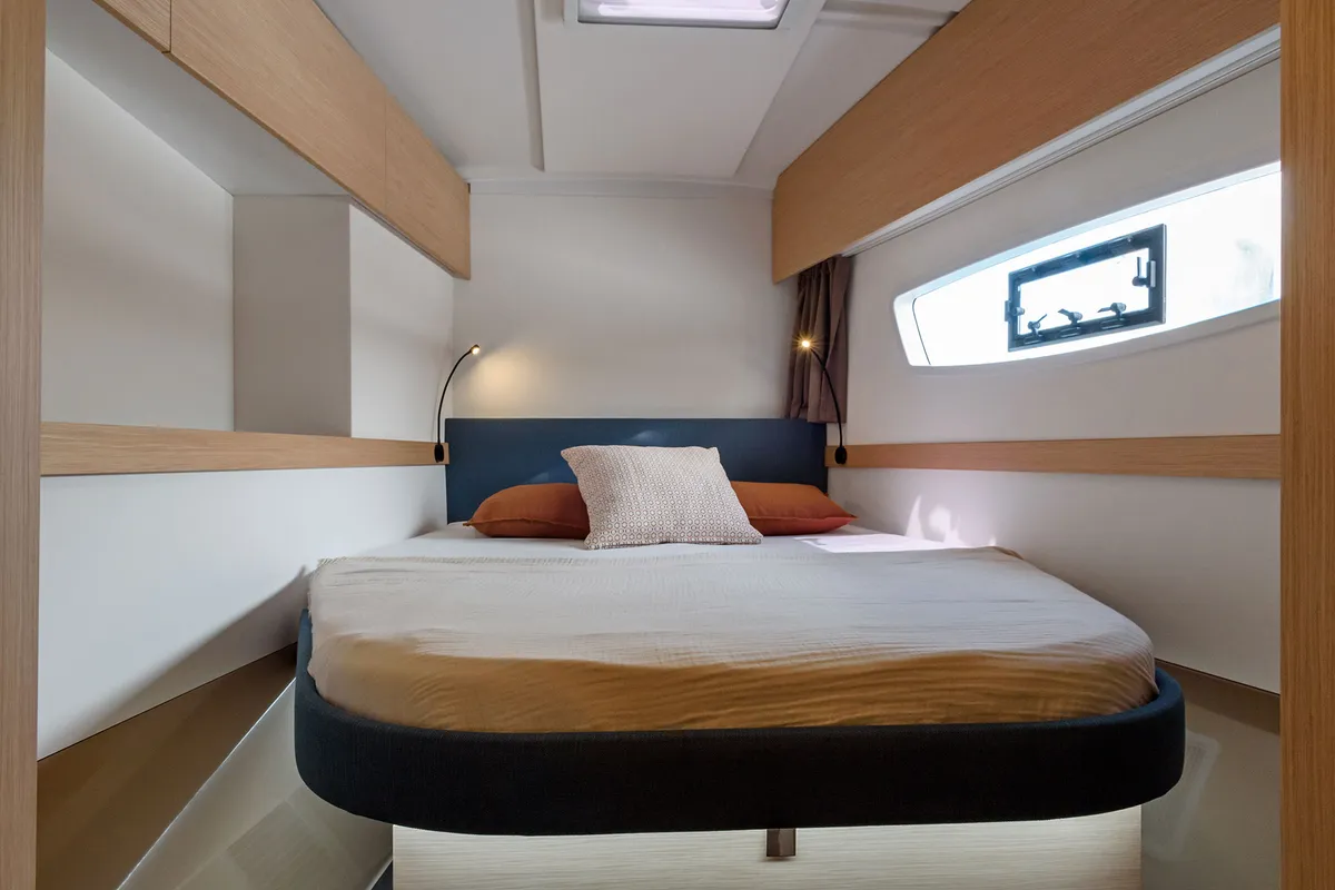Cabin on Amapola - A/C, Generator, Water maker. Solar panel, a Fountaine Pajot Astréa 42 catamaran at Cannigione, Italy