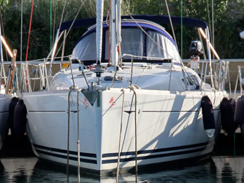 Exterior view of Benoit, a Jeanneau Sun Odyssey 42 i sailboat at San Vincenzo, Italy