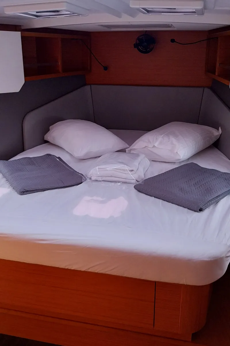 Cabin on Panagiotis, a Dufour 41 sailboat at Volos, Greece