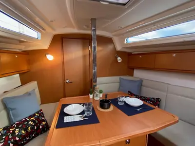 Salon of Luna 2, a Bavaria 34 Cruiser sailboat at Fethiye, Turkey